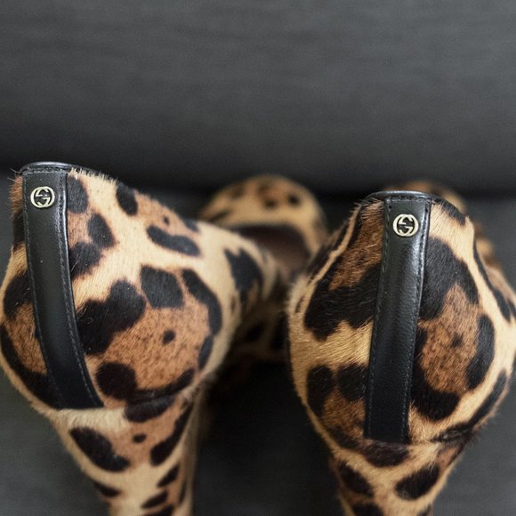 Gucci Pony Hair Leopard Print Closed Toe Wedges - Picture 5 of 7